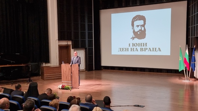 Инициатива за връщане на първия паметник на Христо Ботев в градска среда обяви председателят на Общинския съвет във Враца Владимир Христов