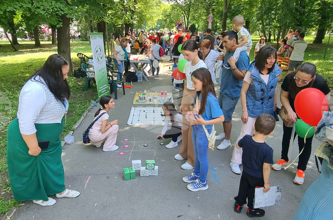 Празнични игри, занимания и забавления са организирани в Шумен за Деня на детето 