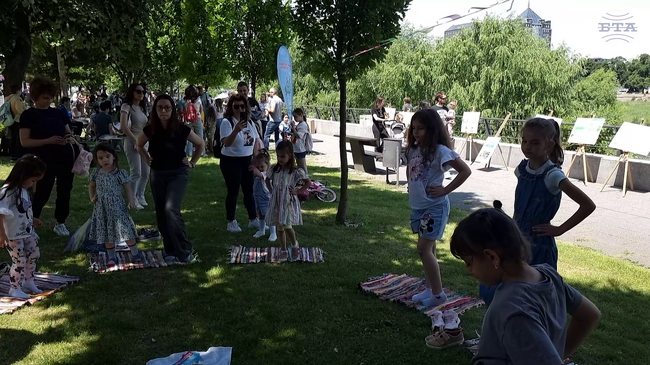 Детският празник „1 юни на реката“ в Пловдив обединява малки и големи в екологични дейности по случай Деня на детето