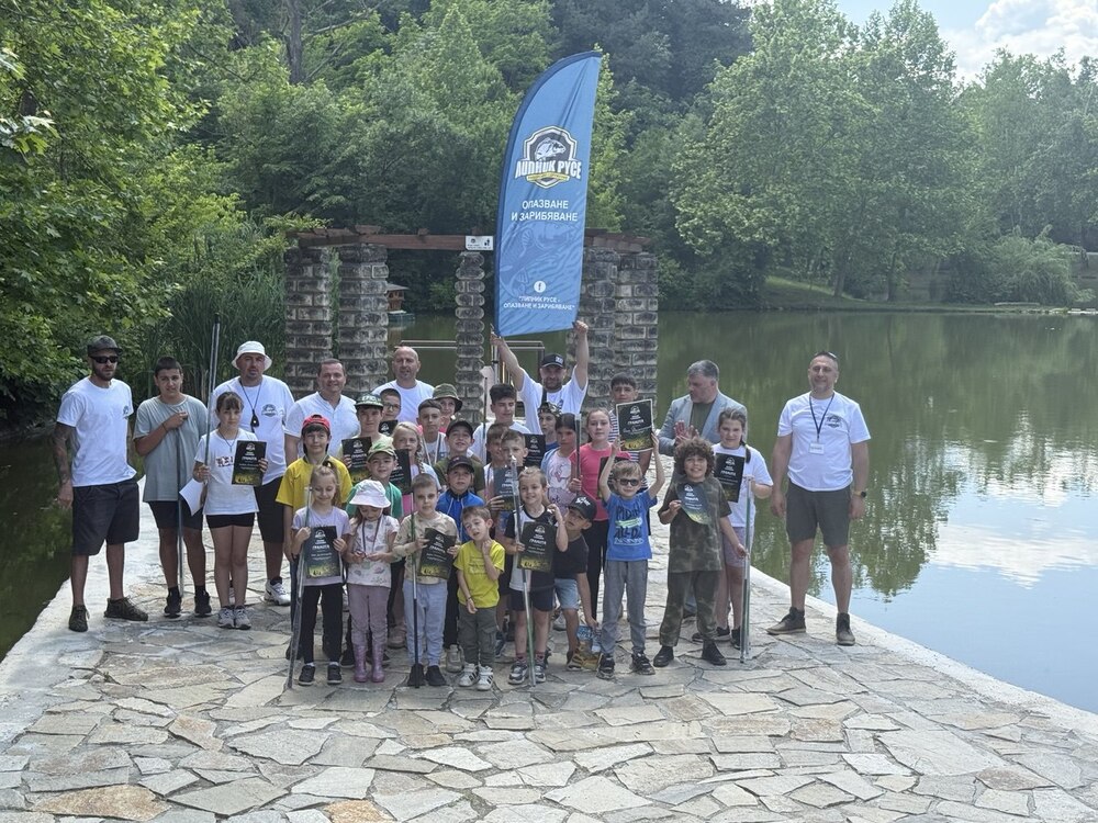 Община Русе: 13-годишен рибар спечели турнира „Мама, татко и аз“ с 3,300-килограмов амур