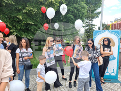 Пловдив - деца загинали на пътя - мирно бдение