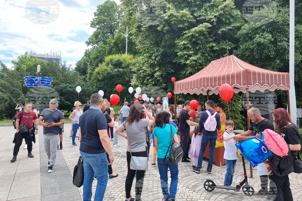 Пловдив - деца загинали на пътя - мирно бдение
