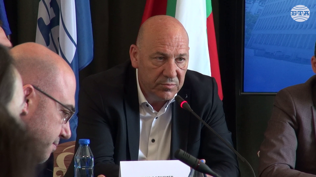 Да се обединим и да представяме България в най-добрата ѝ светлина пред света, призова кметът на Поморие Иван Алексиев