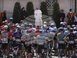 Vatican Pope Giro d'Italia Cycling