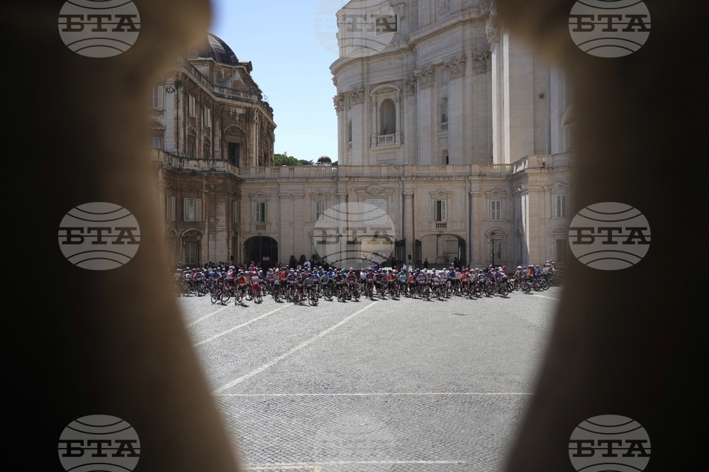 Vatican Pope Giro d'Italia Cycling