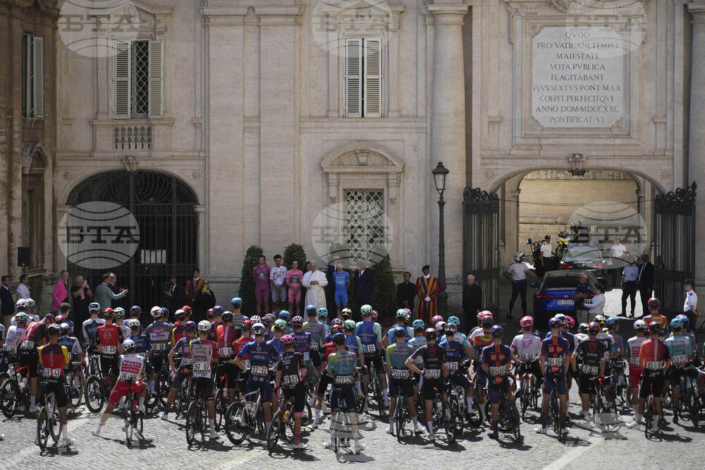 Vatican Pope Giro d'Italia Cycling