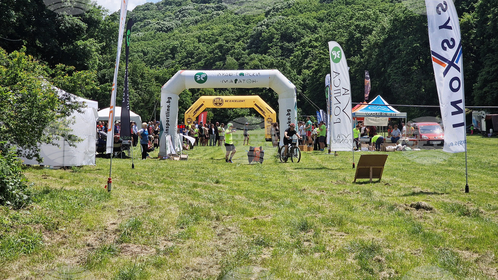 Над 330 участници се състезаваха в дванадесетото издание на Лудогорския маратон