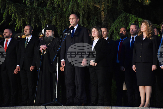 Христо Ботев и героите доказаха, че няма българска обреченост, има българска храброст, жертвоготовност и талант, каза президентът Румен Радев