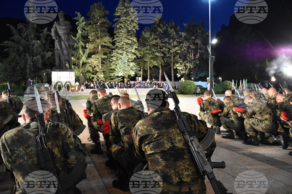 Враца - Ден на Ботев - Румен Радев - митинг-заря