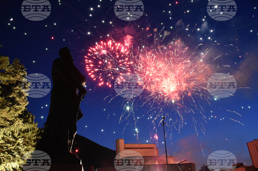 Revolutionary Hristo Botev Commemorated with Ceremony in Vratsa