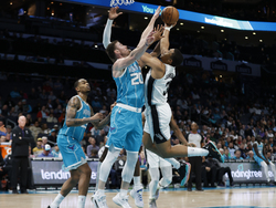 Spurs Hornets Basketball
