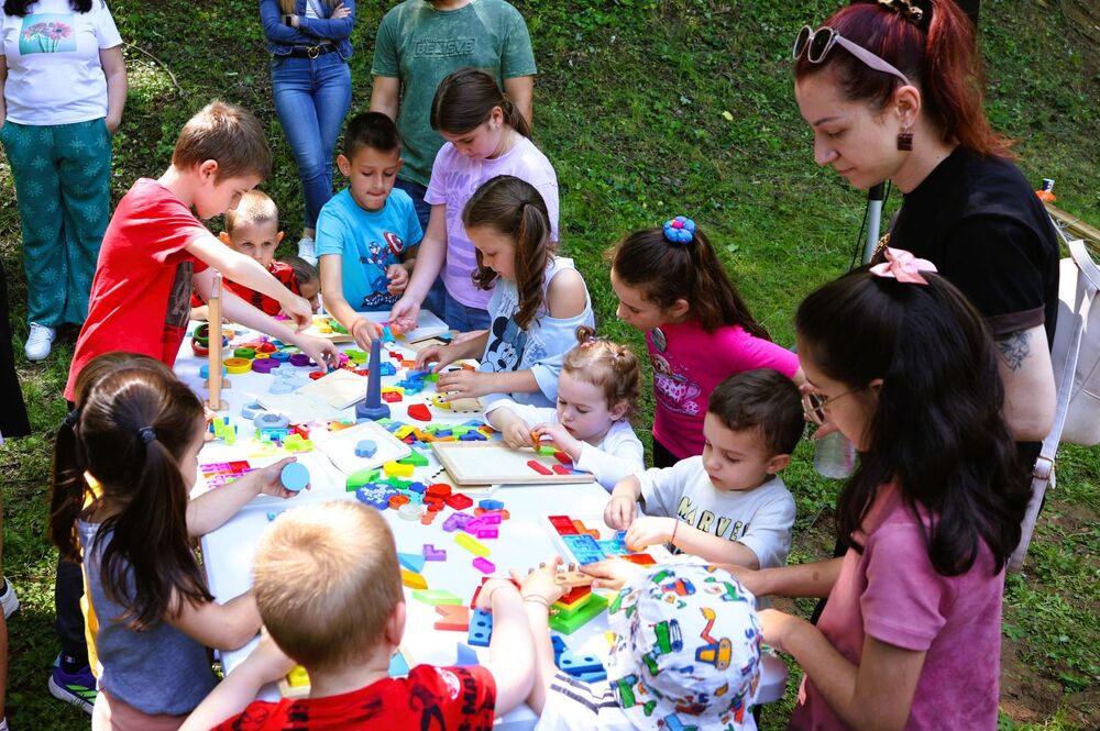Празник под звездите, куклен театър и изложба за Деня на детето в Ловеч