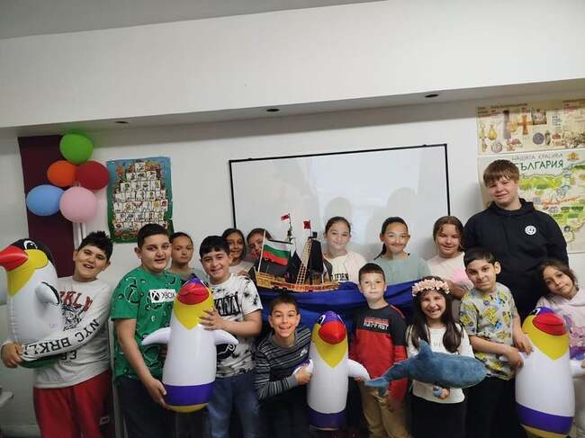 Учениците от училище „Родна реч омайна“, Париж и Бонди, гледаха филма „Отвъд предела“, който разказва за проф. Христо Пимпирев