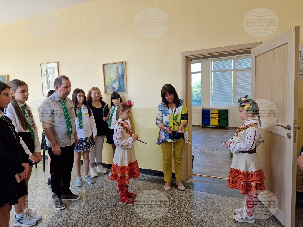 Иновативен STEM център беше открит в разградско училище