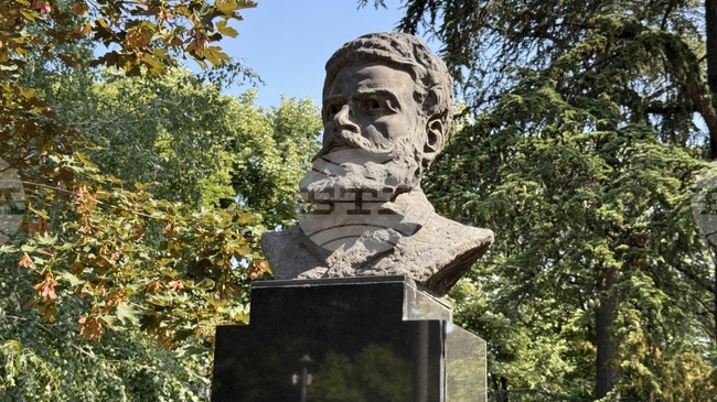 Continue the Change Pays Tribute to Botev, Those Who Died for Bulgaria's Freedom and Independence