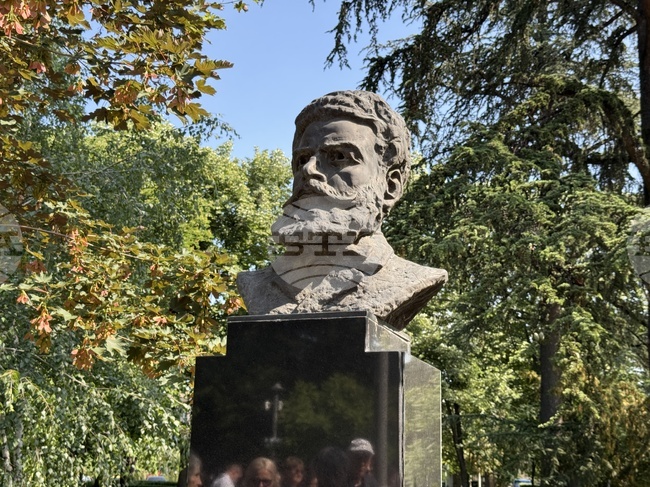 Continue the Change Pays Tribute to Botev, Those Who Died for Bulgaria's Freedom and Independence