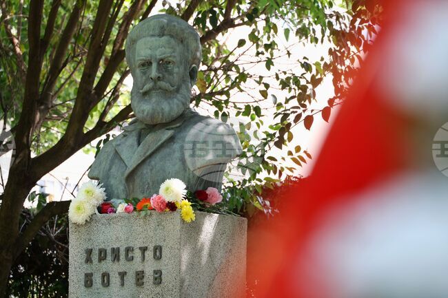 Политици отправиха послания за 2 юни – Деня на Христо Ботев и загиналите за свободата и независимостта на България