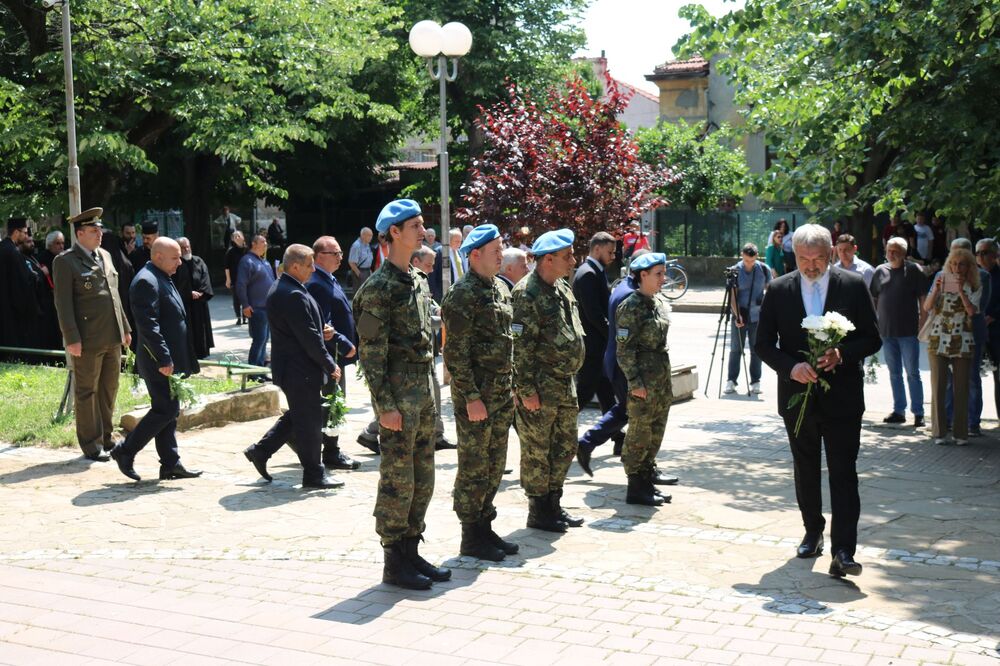 Драгомир Драганов на 2 юни: Нека не бъдем само свободни по документи, но зависими по дух