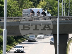 Ден на Ботев - сирени - почит