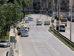 Ден на Ботев - сирени - почит