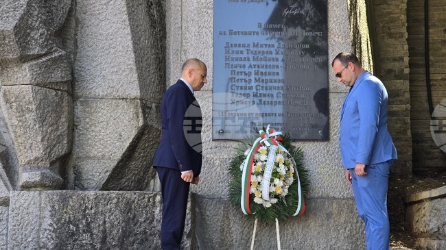 С цветя в знак на признателност в Ловеч ще бъдат отбелязани 150 години от гибелта на Христо Ботев