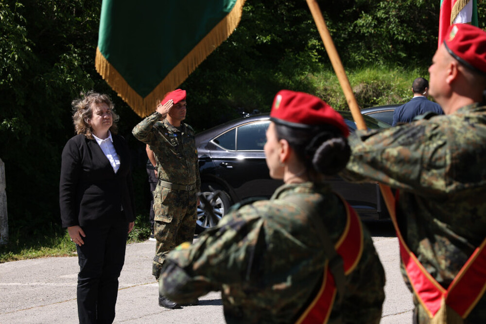 Да обичаме България, така както Ботев я обичаше, да ценим свободата и да я пазим, както го направиха той и неговите четници, заяви председателят на парламента Наталия Киселова на отбелязването на 2 юни на Околчица