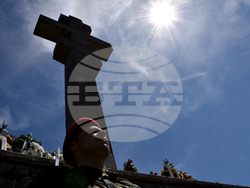 Връх Околчица - всенародно поклонение