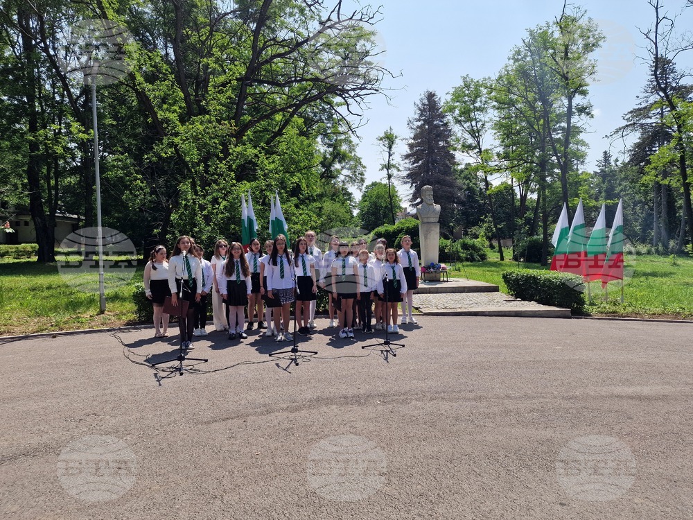 Разградчани се преклониха пред героичната саможертва на Христо Ботев и на загиналите за свободата на България