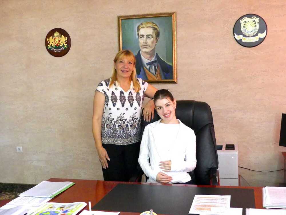 Ученици поеха управлението на Община Нова Загора за един ден