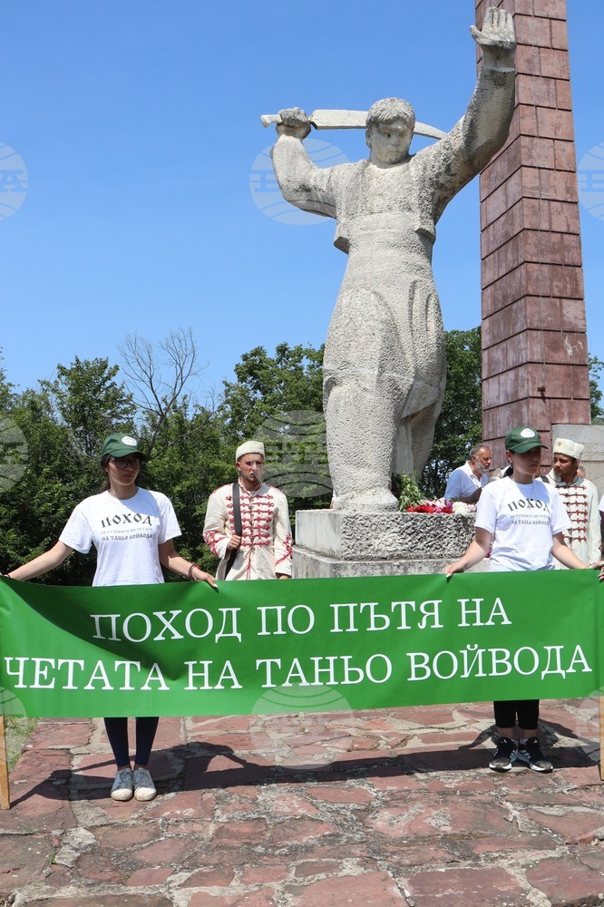 На Керчан баир край Априлово приключи 40-ият национален поход „По пътя на четата на Таньо войвода“