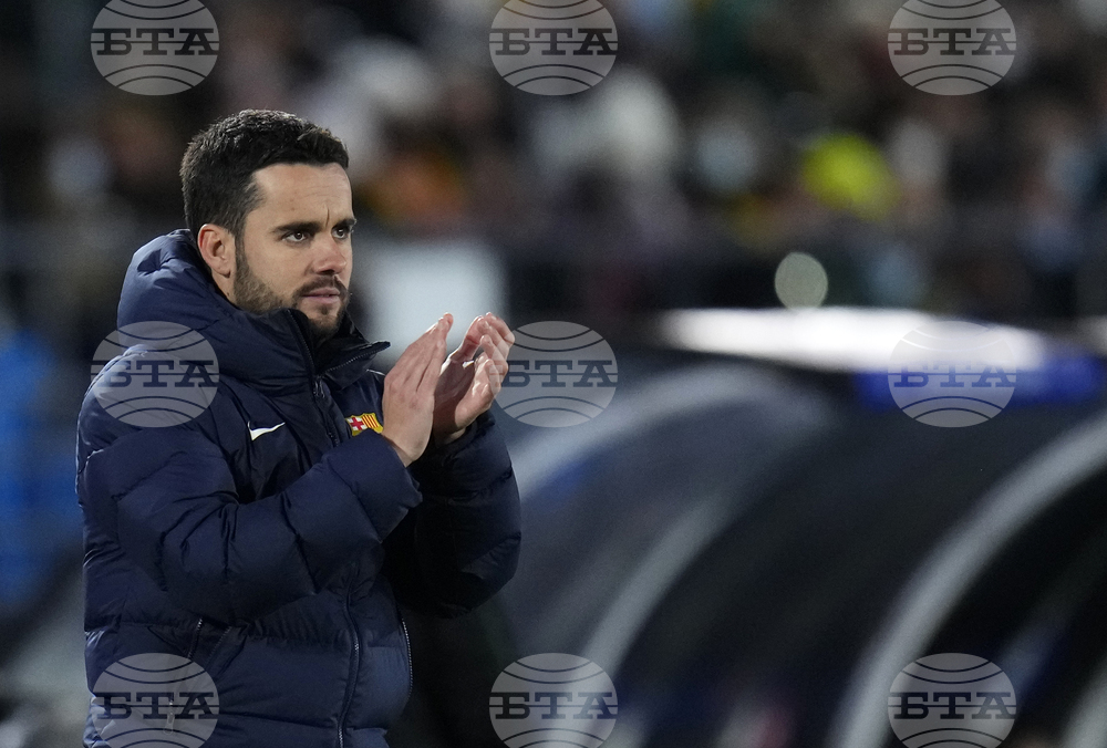 Lyon Women Coach Soccer