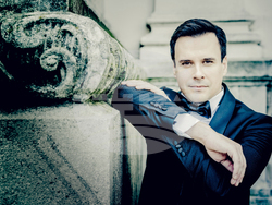 Людмил Ангелов и Симеон Гошев представят „Приказки и танци за един и два рояла“, снимка –  „Софийски музикални седмици“