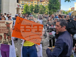 Протест - медици