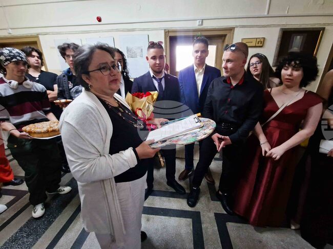 Професионална гимназия по приложни изкуства в Смолян организира безплатни консултации по рисуване за ученици