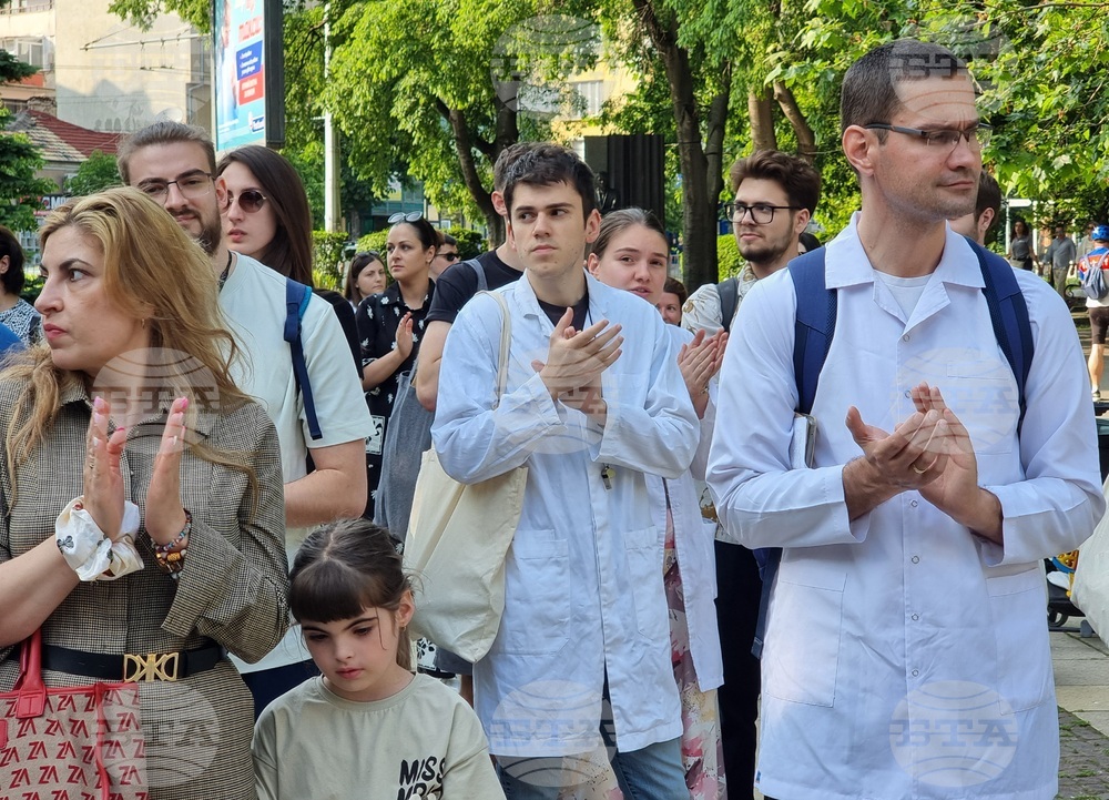 Варна - протест - медици