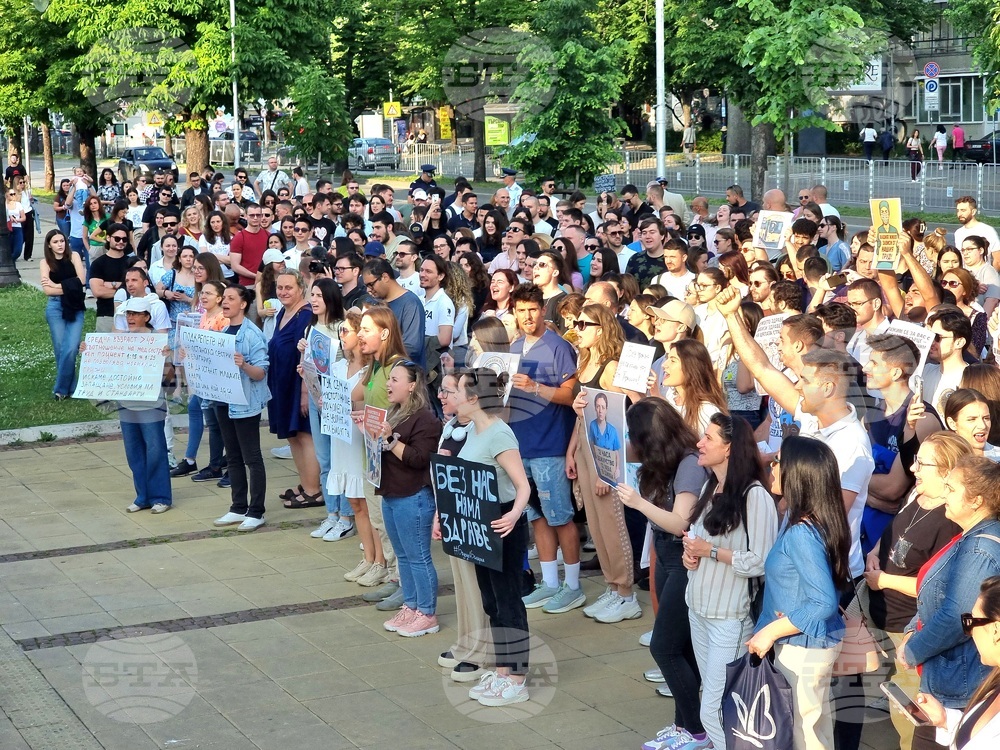 Варна - протест - медици