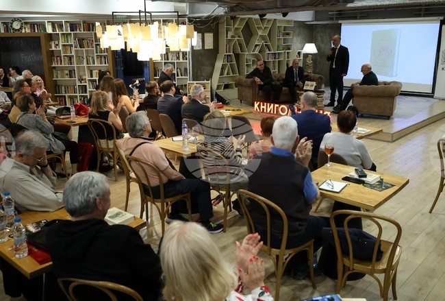 Историците Милко Палангурски, Веселин Янчев и Петър Стоянович представиха книгата си „Три погледа към Съединението от 1885 г.“