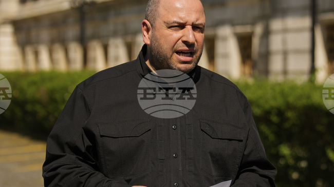 Секретарят на Съвета за национална сигурност и отбрана на Украйна Рустем Умеров е разпитан във връзка с корупционния скандал в енергетиката