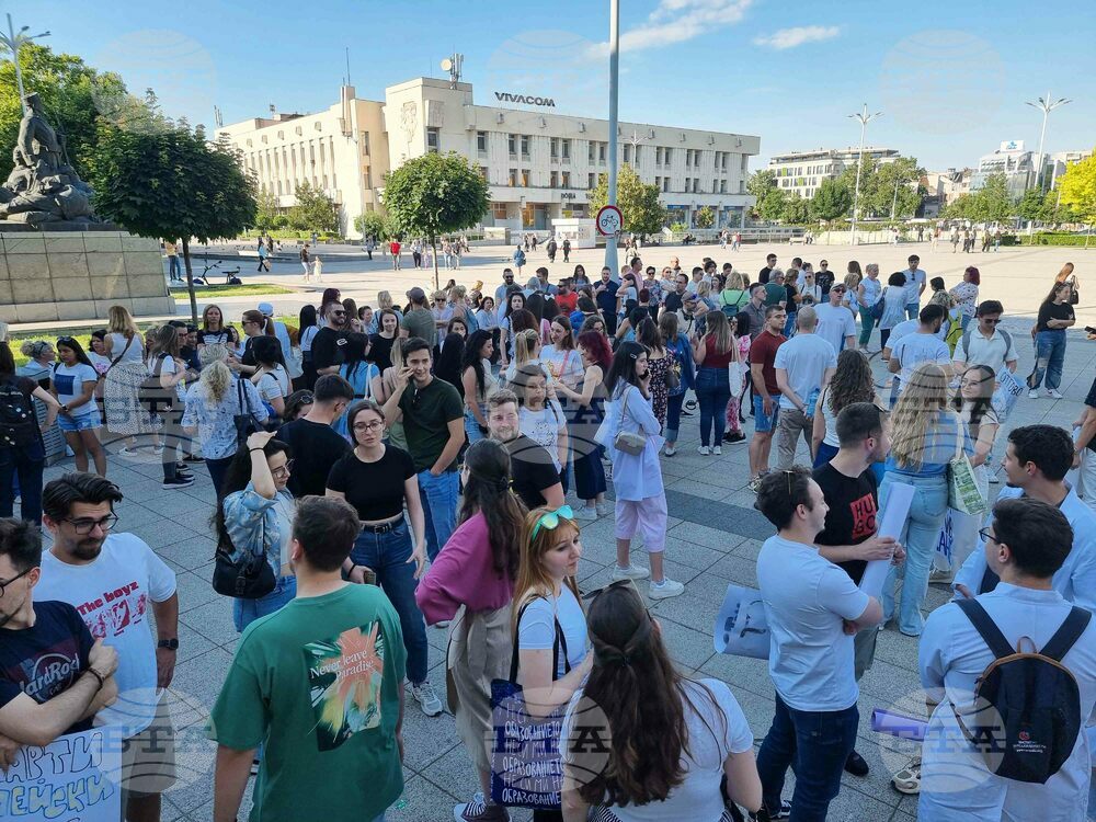 Пловдив - медицински сестри и специалисти - протест