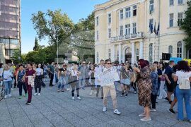 Пловдив - медицински сестри и специалисти - протест