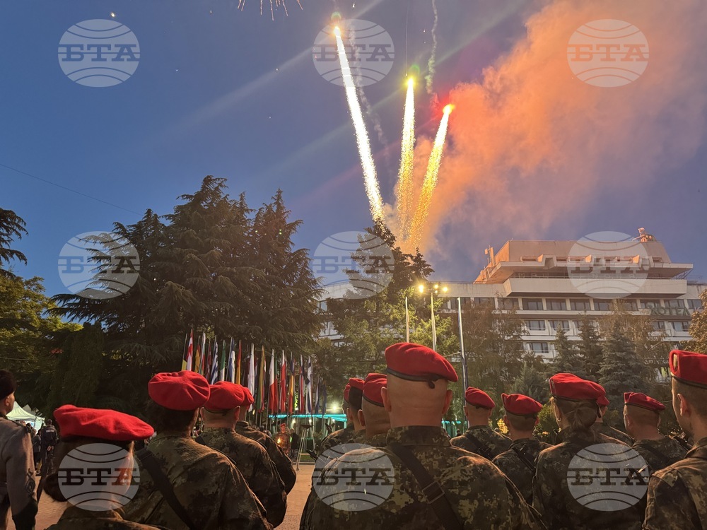 С тържествена заря проверка в Казанлък почетоха паметта на Христо Ботев и на загиналите за свободата и независимостта на България