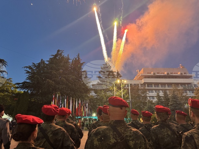 С тържествена заря проверка в Казанлък почетоха паметта на Христо Ботев и на загиналите за свободата и независимостта на България