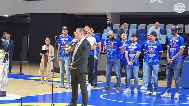 С аплодисменти и на крака Самоков посрещна шампионите по баскетбол за мъже Рилски спортист