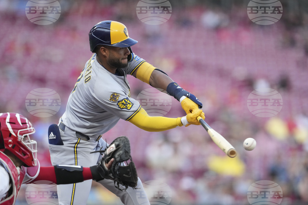 Brewers Reds Baseball