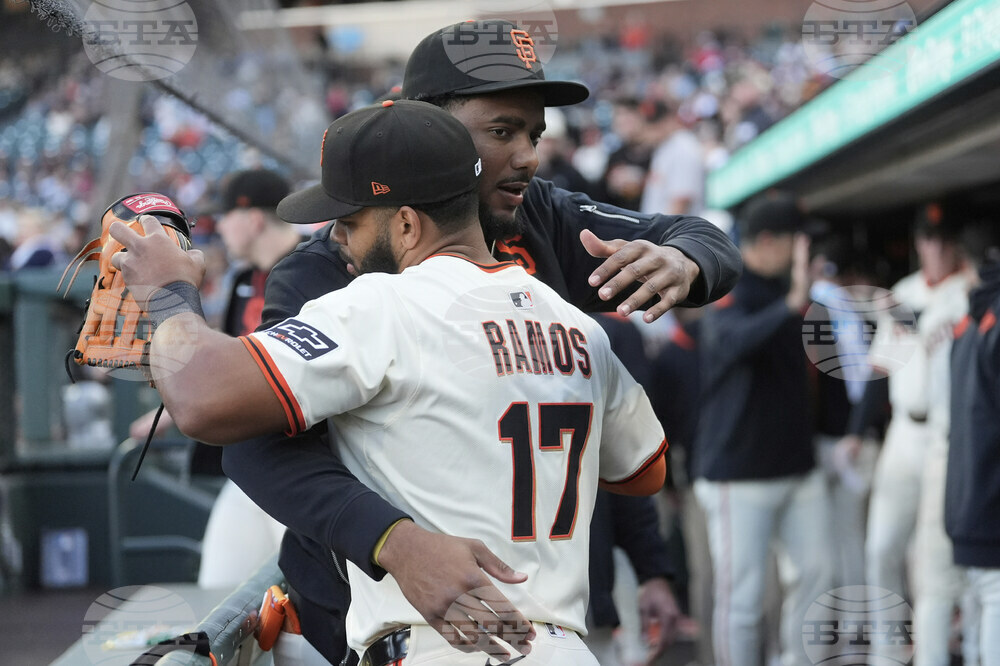Padres Giants Baseball