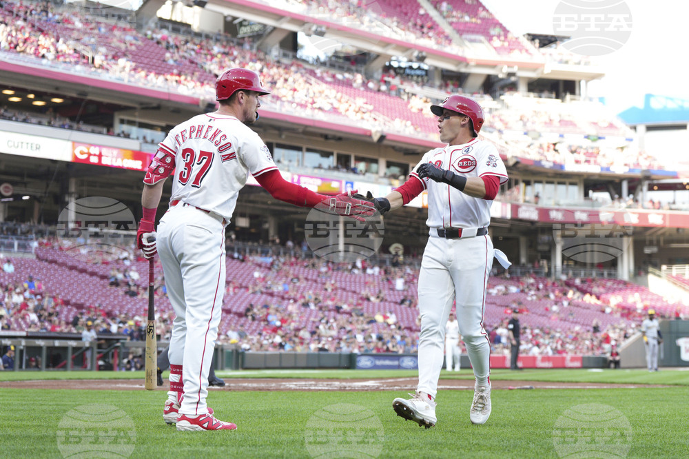 Brewers Reds Baseball