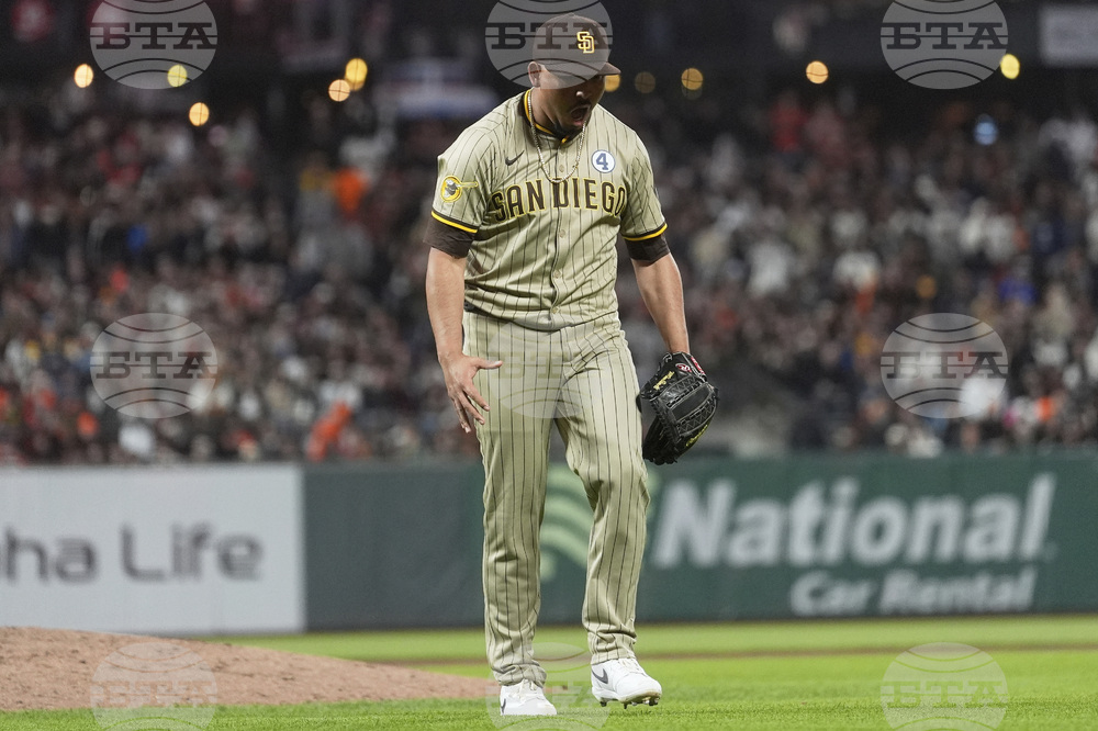 Padres Giants Baseball