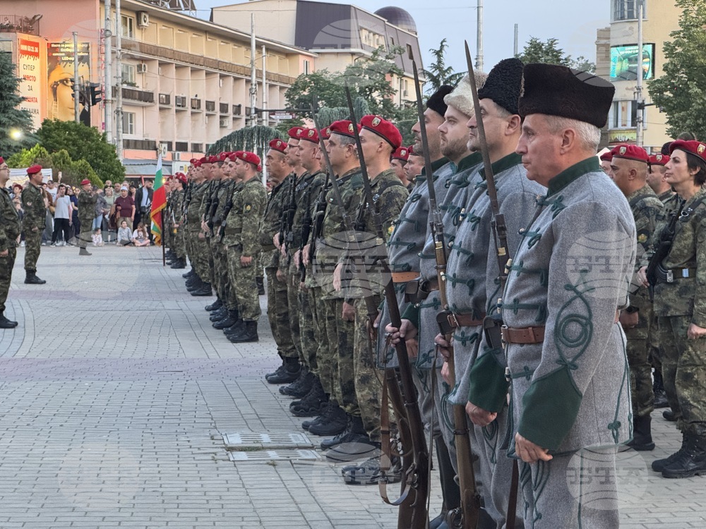 Казанлък - тържествена заря-проверка