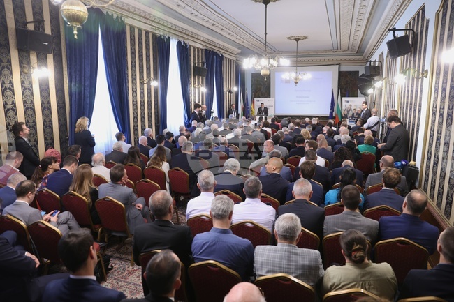 Bulgaria and Germany Deepen Defence Cooperation at Sofia Forum