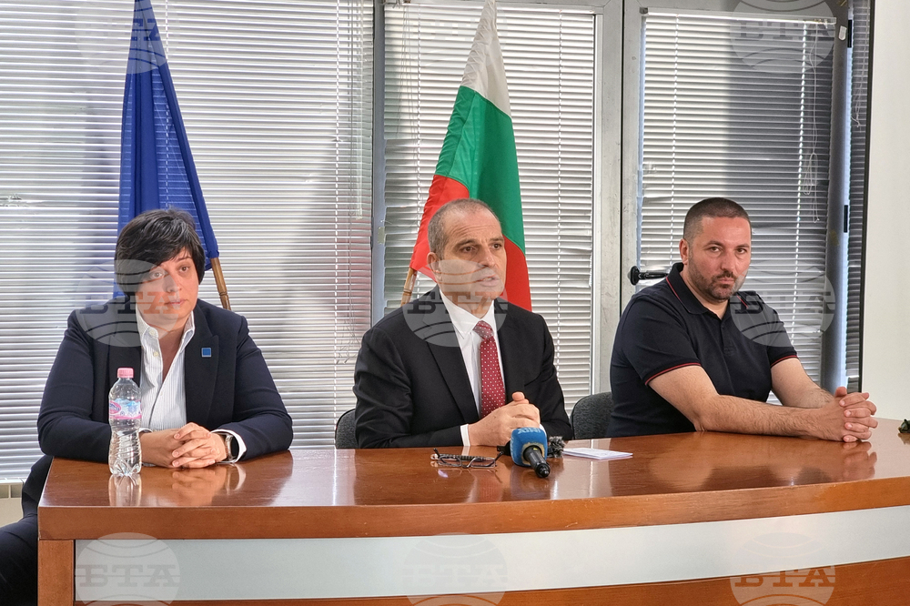 Transport Minister Participates in Discussion on Road Safety